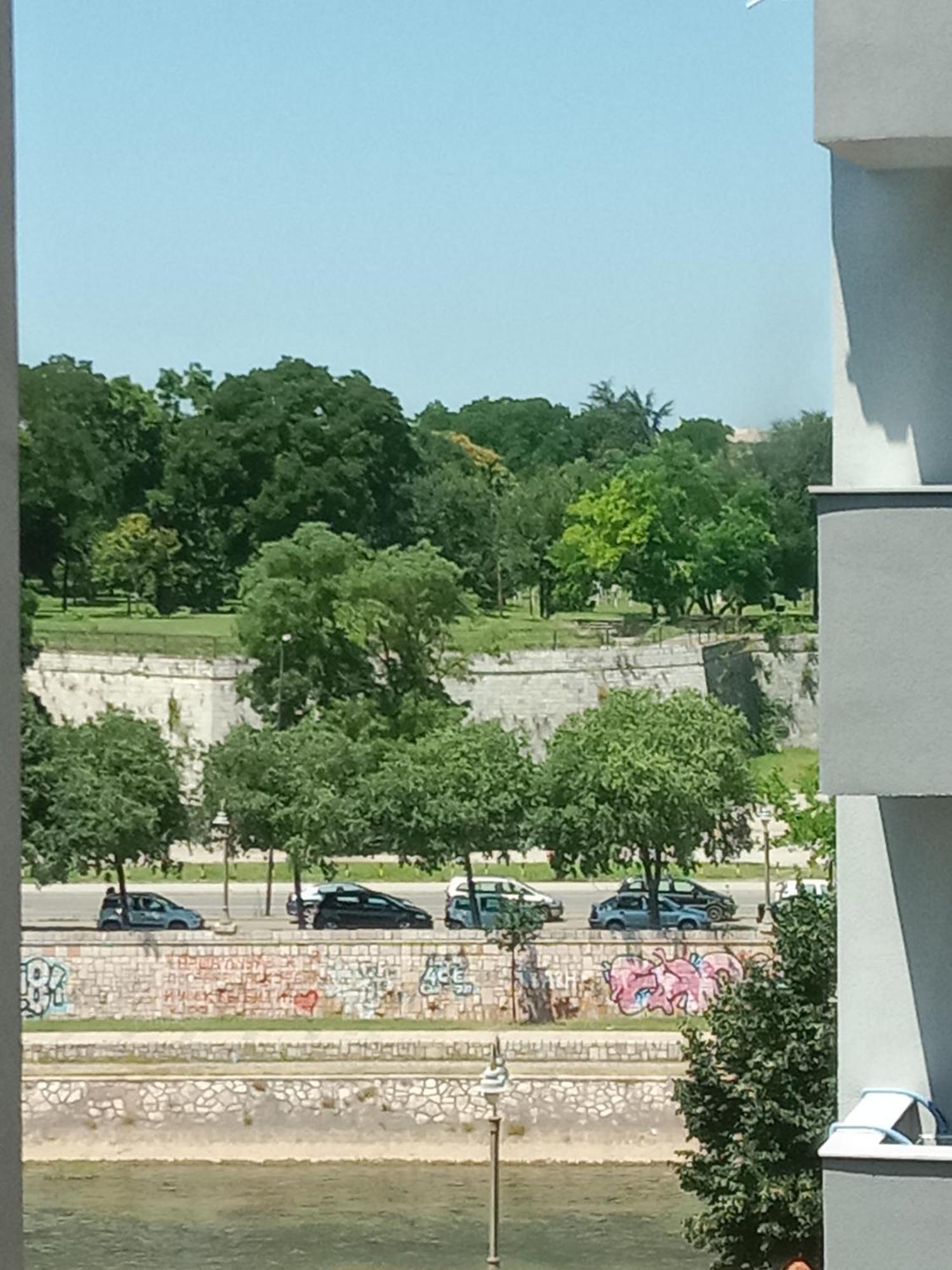 Riviera Apartments Ni エクステリア 写真